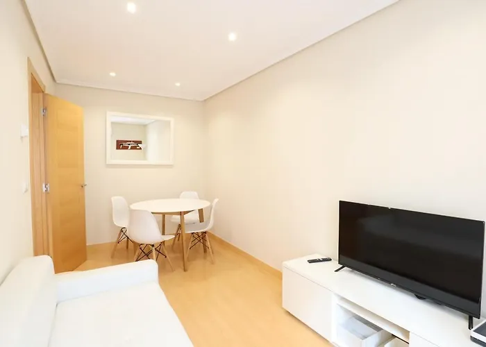 Notel Club - Calido En El Centro *