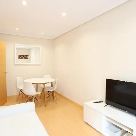 Notel Club - Calido En El Centro *